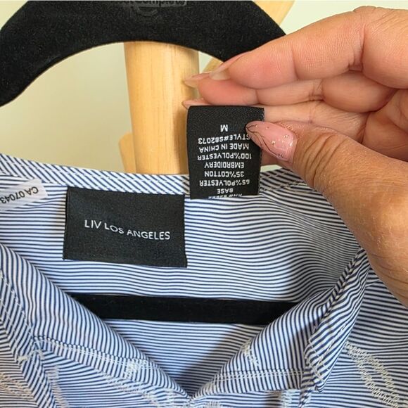 💫2 For $30💫 Bundle Corresponding Items For Deal!!! Blue and White Lace Blouse - Picture 2 of 6